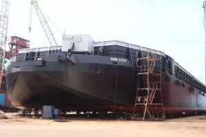 Kapal Tongkang: Pengertian, Fungsi, dan Perawatan untuk Operasi