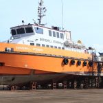Crew Boat: Fungsi dan Spesifikasi
