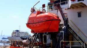 Sekoci kapal: Fungsi dan Perannya dalam Keselamatan