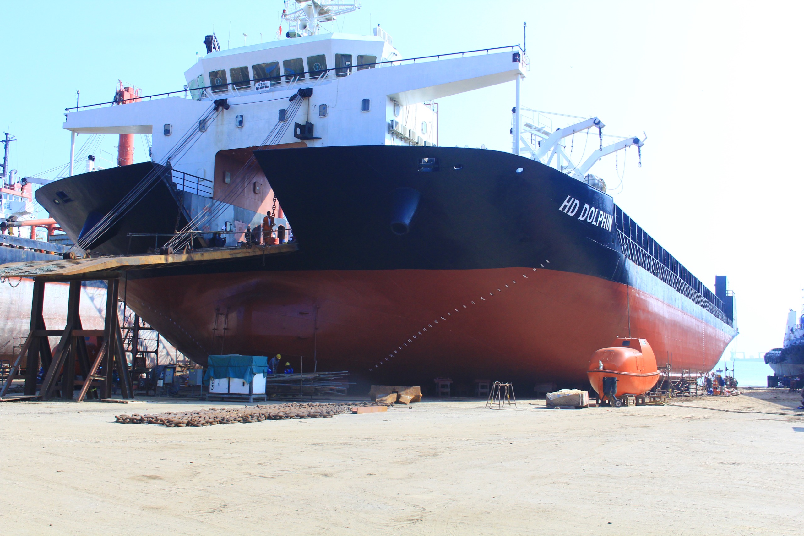 Self Propelled Barge