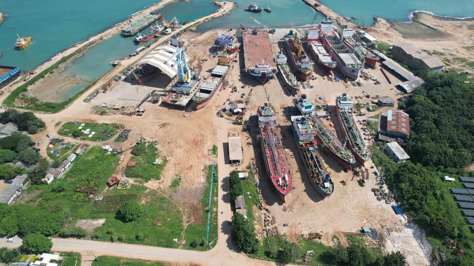 galangan kapal jawa timur