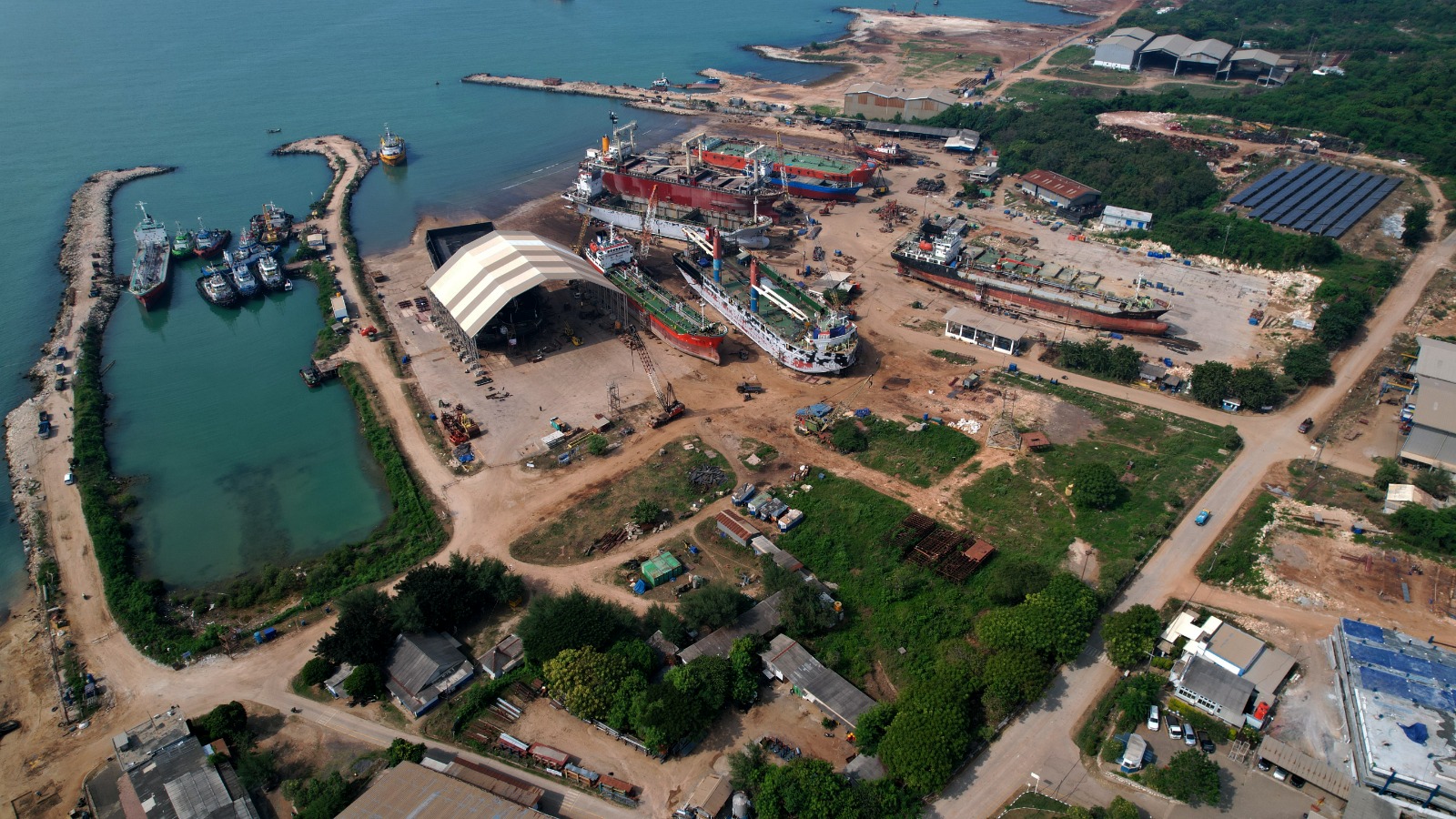 galangan kapal lamongan